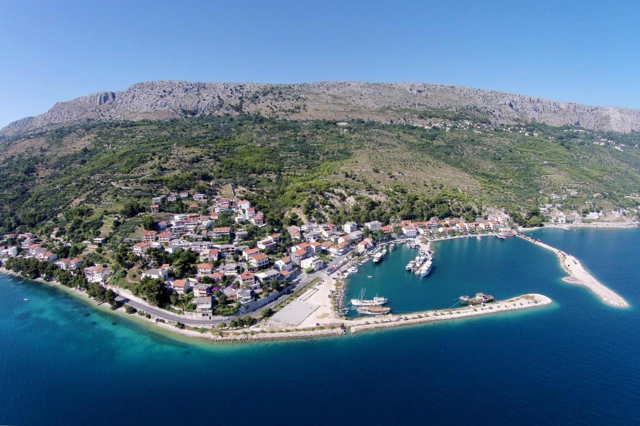 Apartments By The Sea Krilo Jesenice, Omis - 15145 Jesenice  Ngoại thất bức ảnh