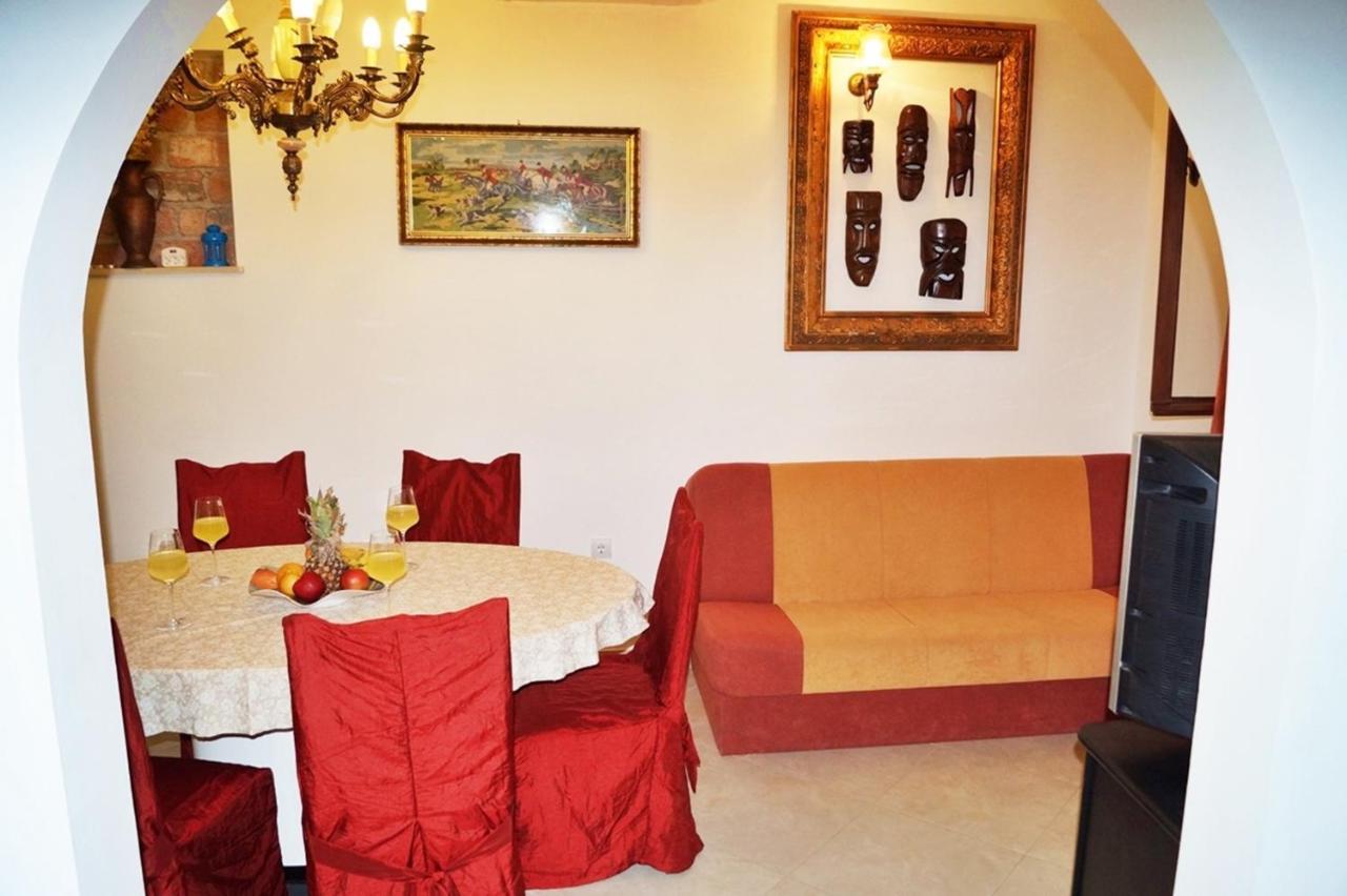 Apartments By The Sea Krilo Jesenice, Omis - 15145 Jesenice  Ngoại thất bức ảnh