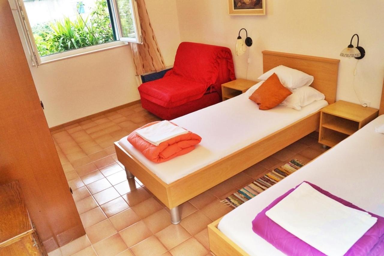 Apartments By The Sea Krilo Jesenice, Omis - 15145 Jesenice  Ngoại thất bức ảnh