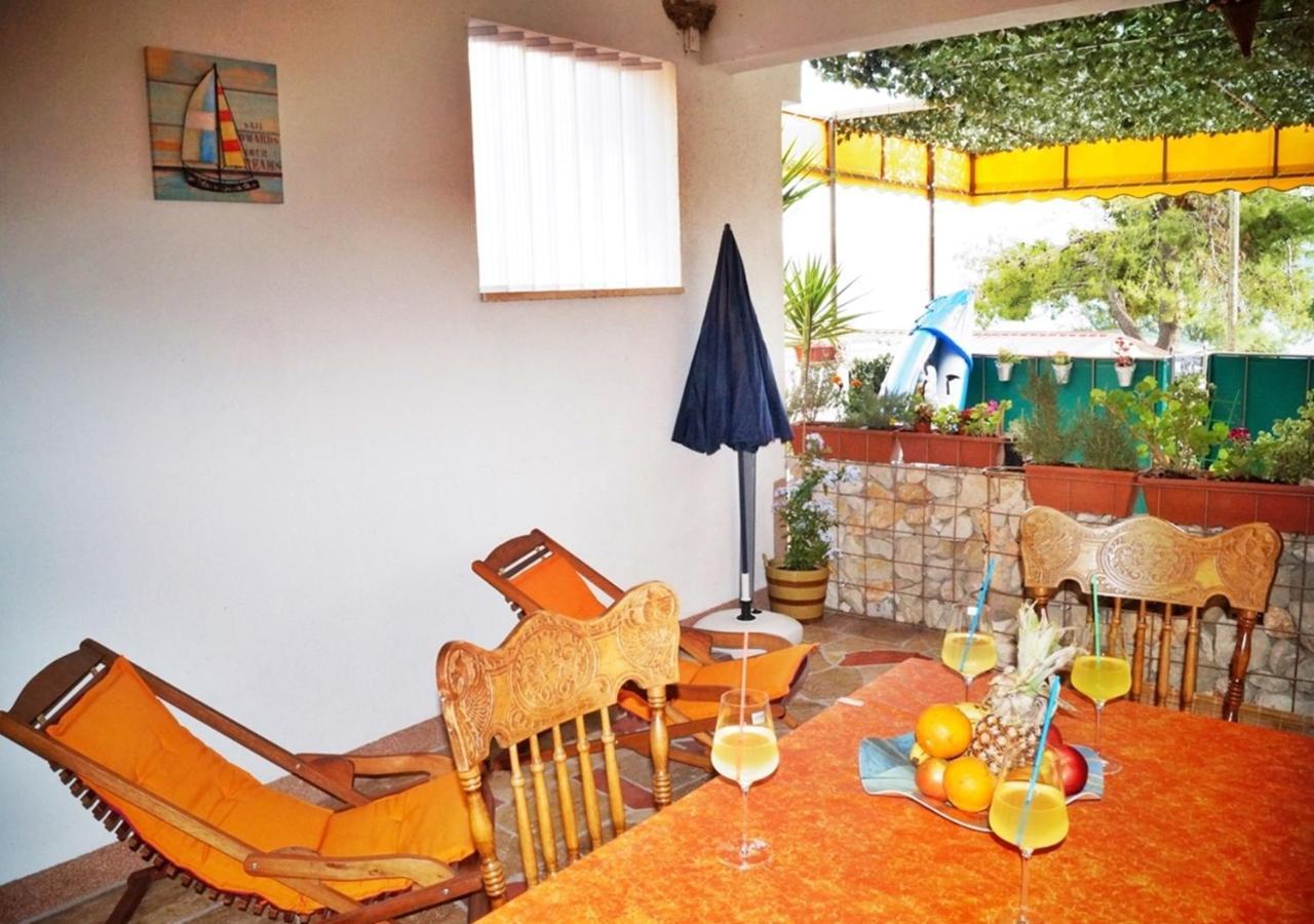 Apartments By The Sea Krilo Jesenice, Omis - 15145 Jesenice  Ngoại thất bức ảnh