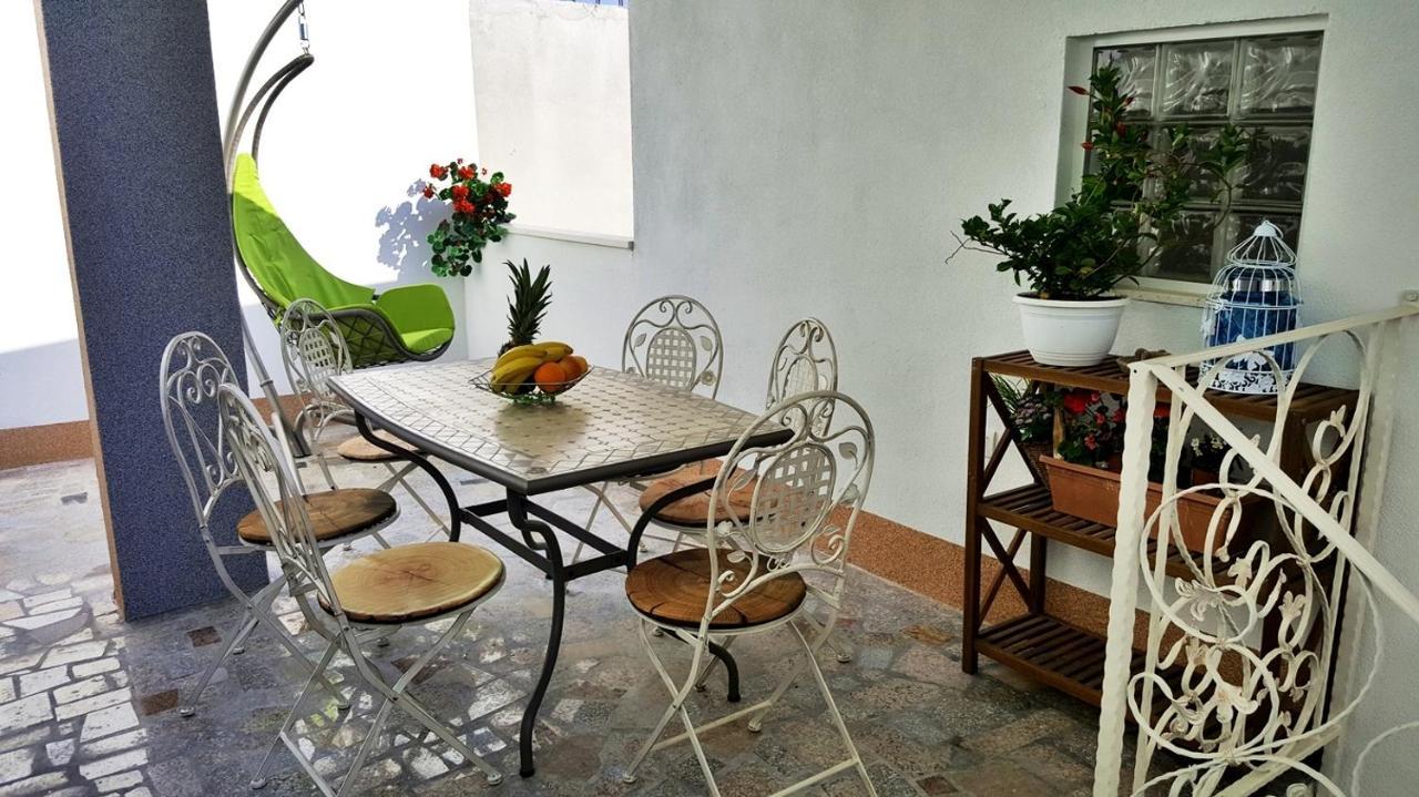Apartments By The Sea Krilo Jesenice, Omis - 15145 Jesenice  Ngoại thất bức ảnh