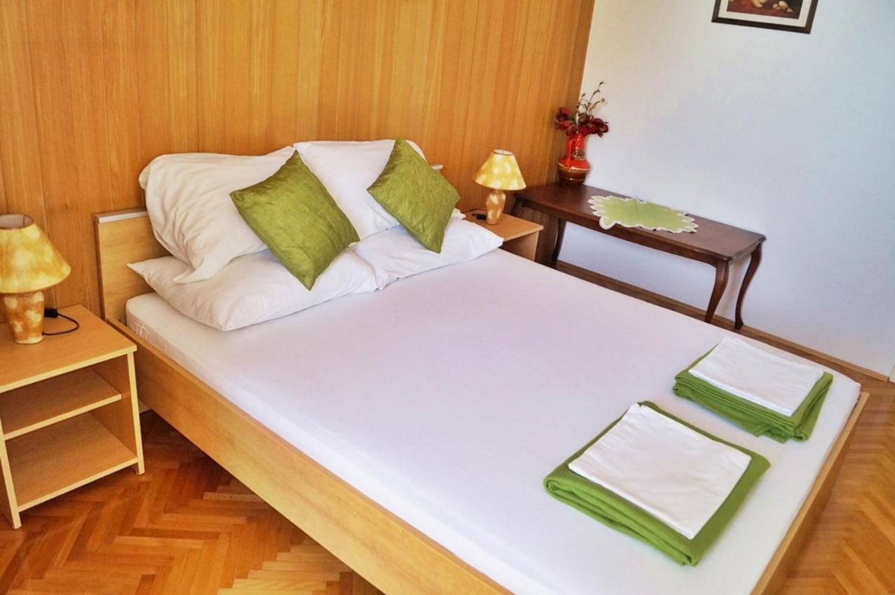 Apartments By The Sea Krilo Jesenice, Omis - 15145 Jesenice  Ngoại thất bức ảnh