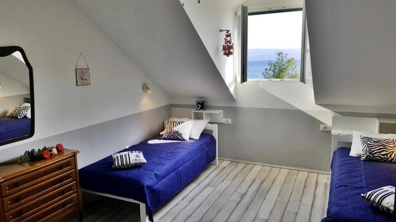 Apartments By The Sea Krilo Jesenice, Omis - 15145 Jesenice  Ngoại thất bức ảnh