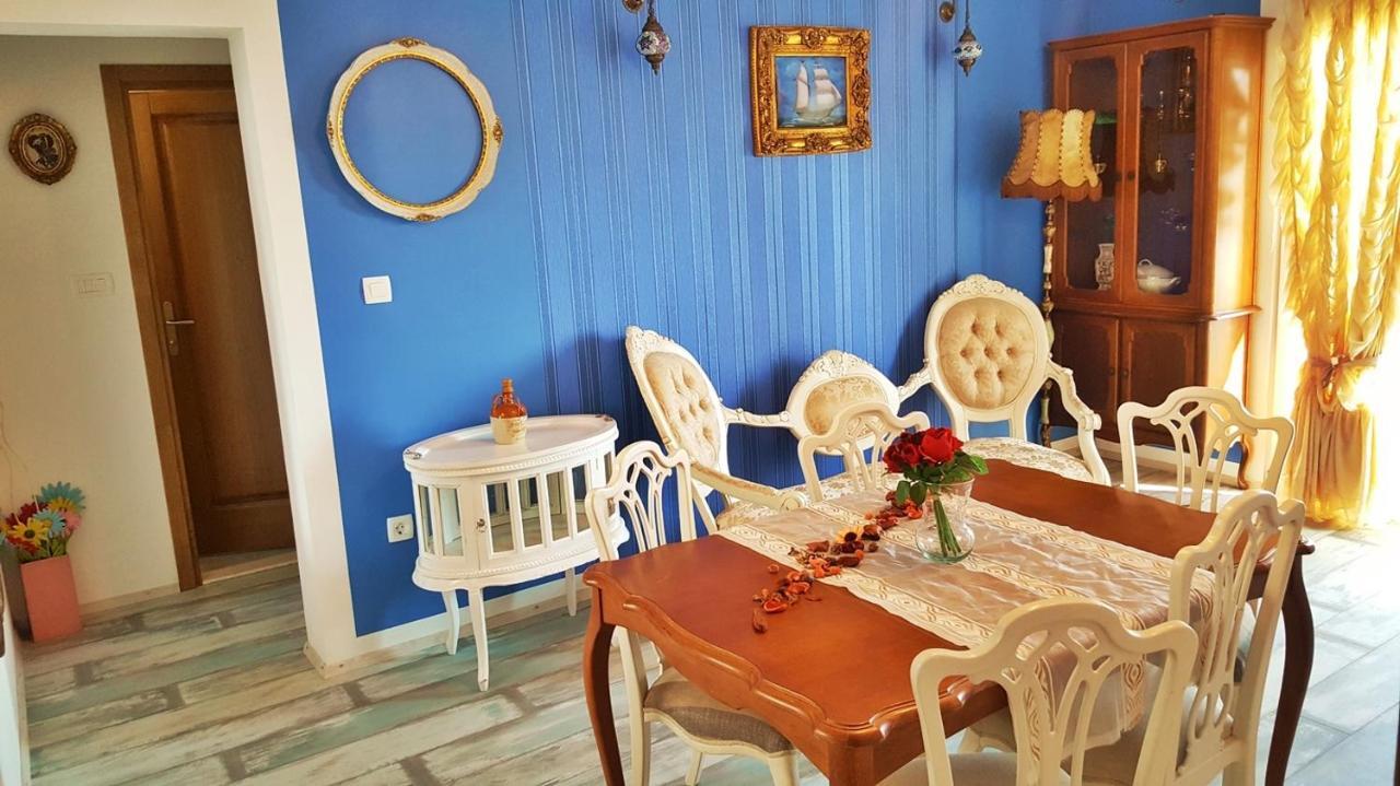 Apartments By The Sea Krilo Jesenice, Omis - 15145 Jesenice  Ngoại thất bức ảnh