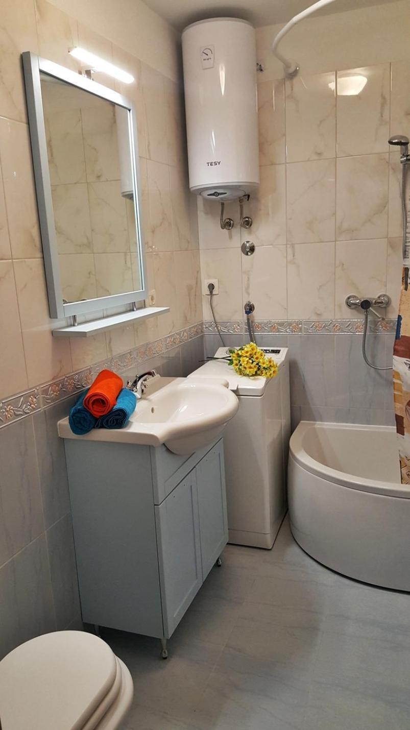 Apartments By The Sea Krilo Jesenice, Omis - 15145 Jesenice  Phòng bức ảnh