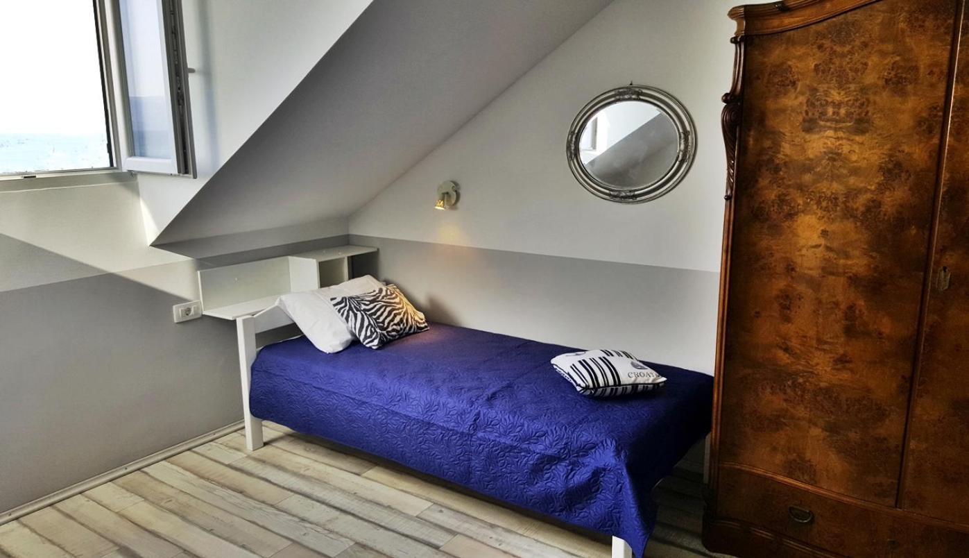 Apartments By The Sea Krilo Jesenice, Omis - 15145 Jesenice  Phòng bức ảnh