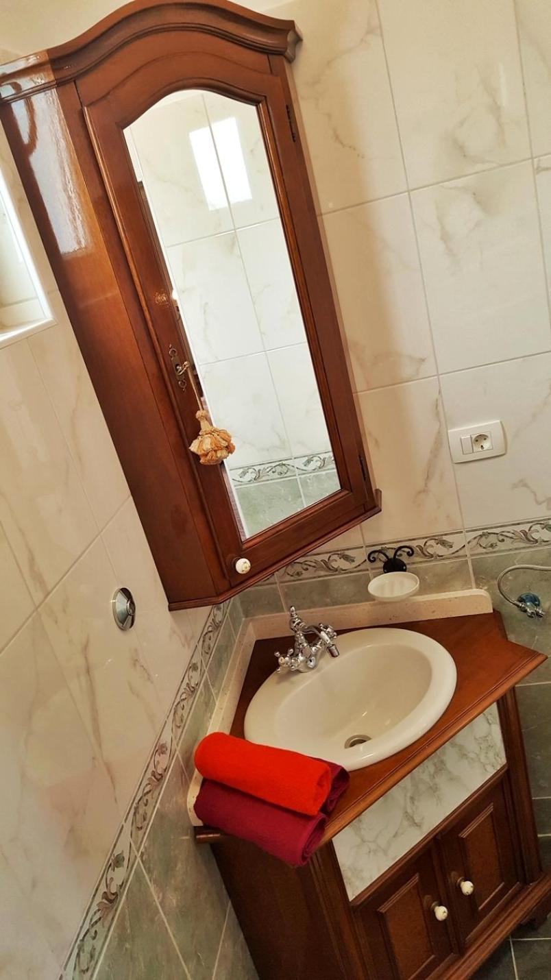Apartments By The Sea Krilo Jesenice, Omis - 15145 Jesenice  Phòng bức ảnh