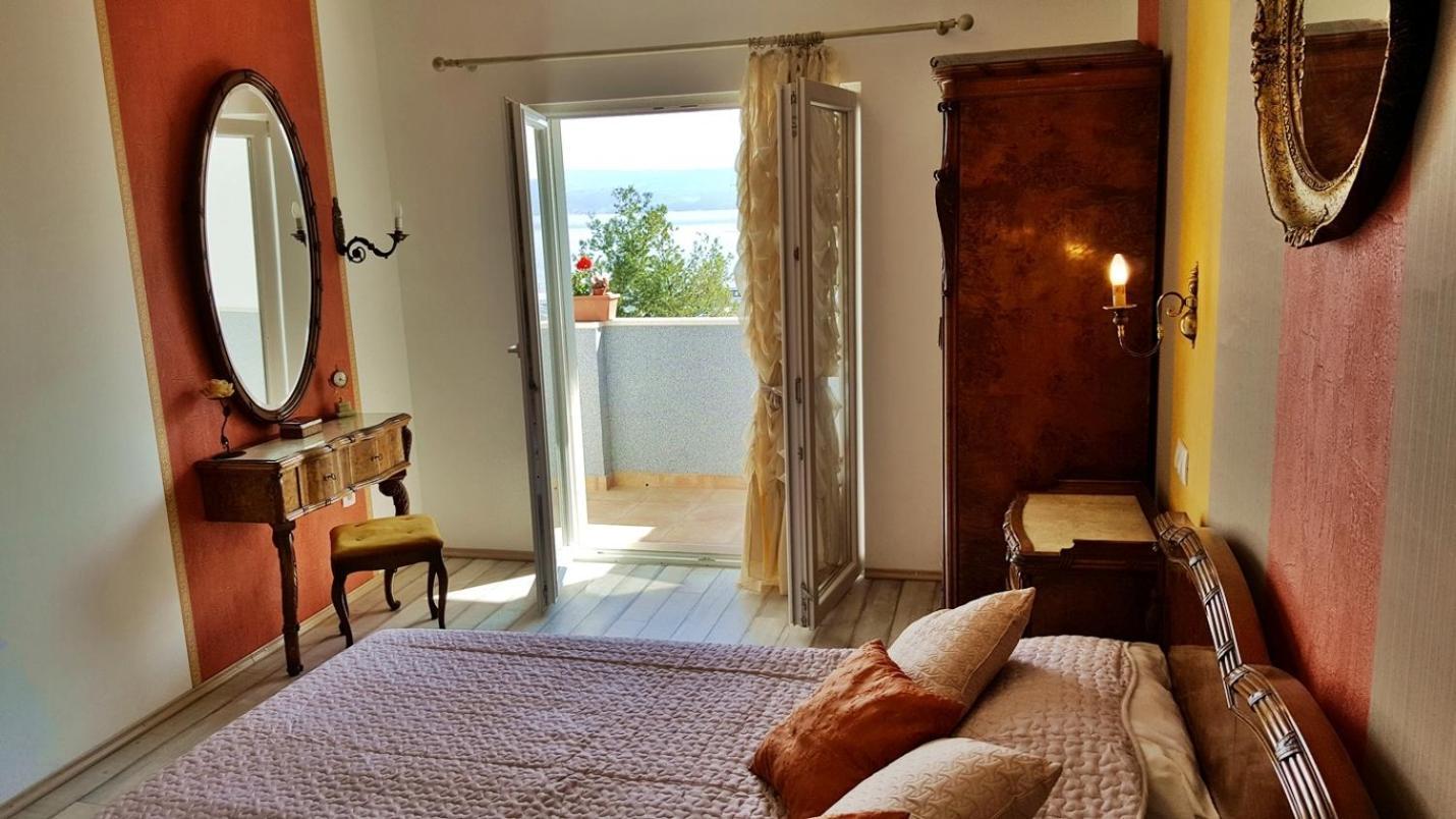 Apartments By The Sea Krilo Jesenice, Omis - 15145 Jesenice  Phòng bức ảnh