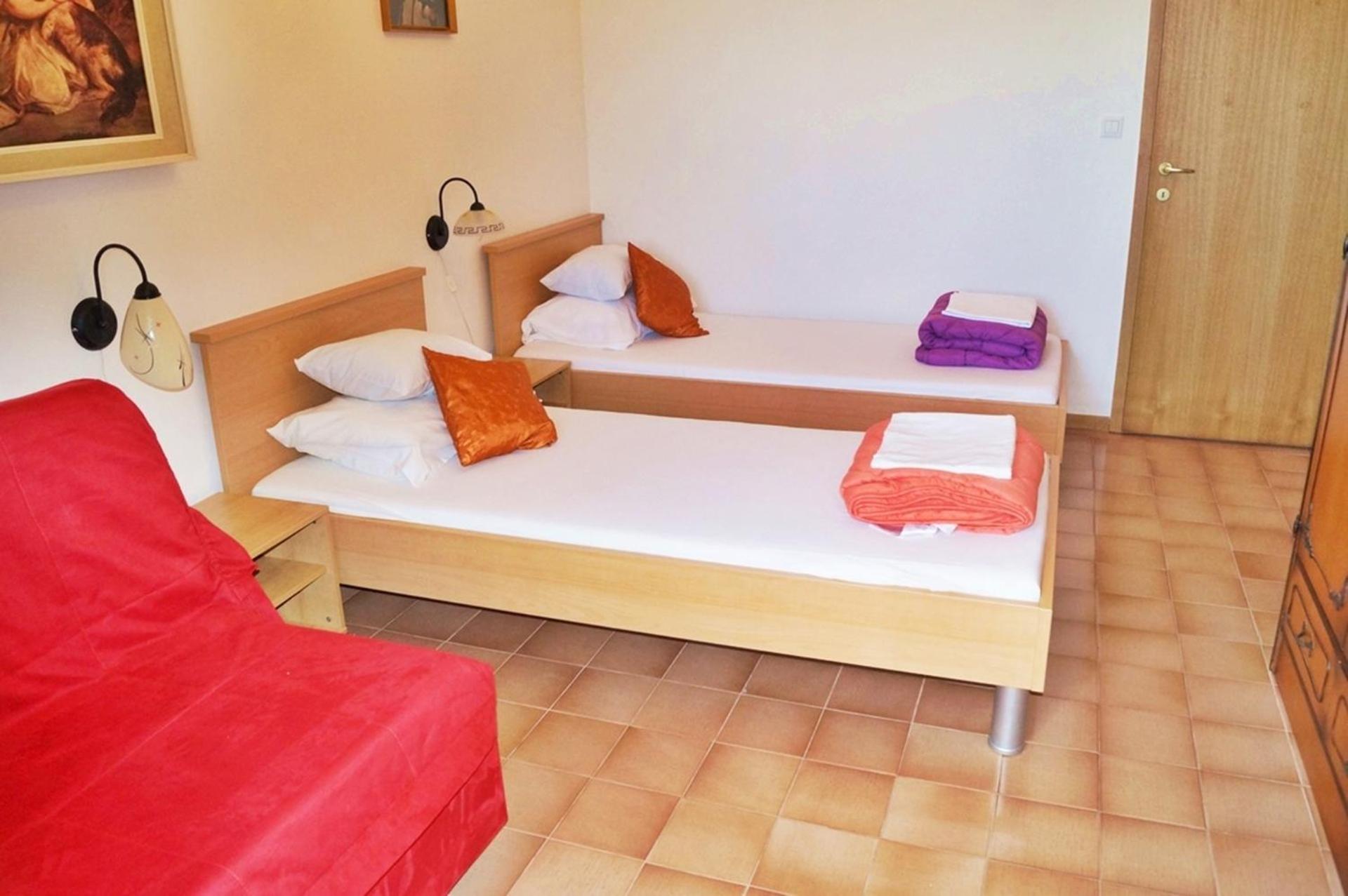 Apartments By The Sea Krilo Jesenice, Omis - 15145 Jesenice  Phòng bức ảnh