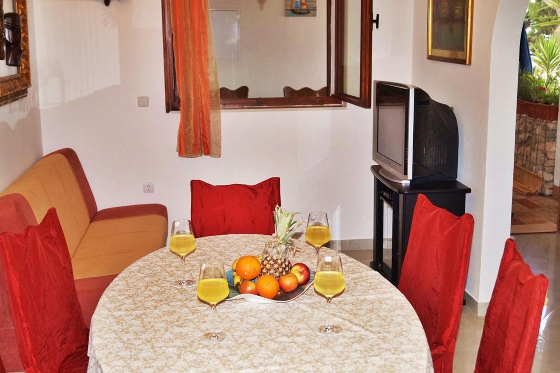 Apartments By The Sea Krilo Jesenice, Omis - 15145 Jesenice  Phòng bức ảnh
